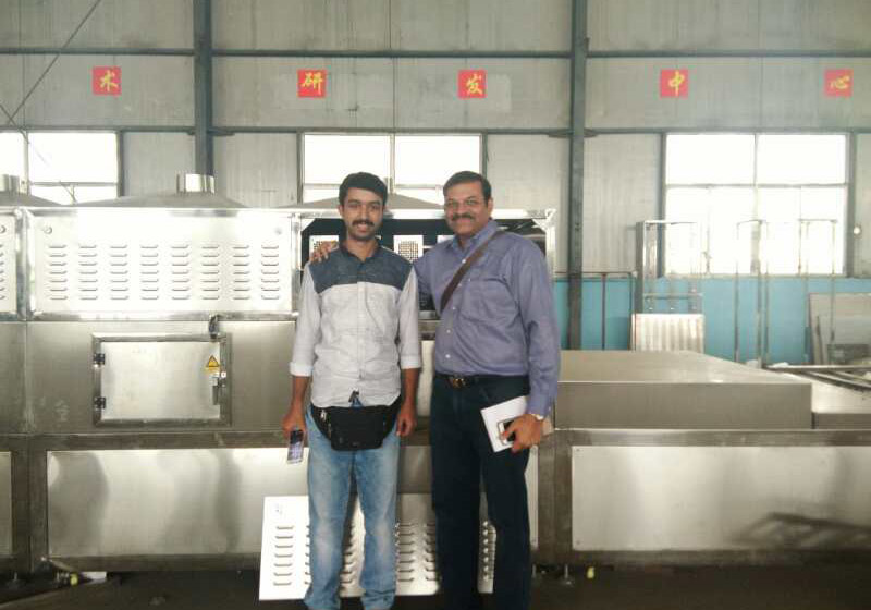 印度客戶商談采購花生麻豆APP在线观看烘焙設備事宜